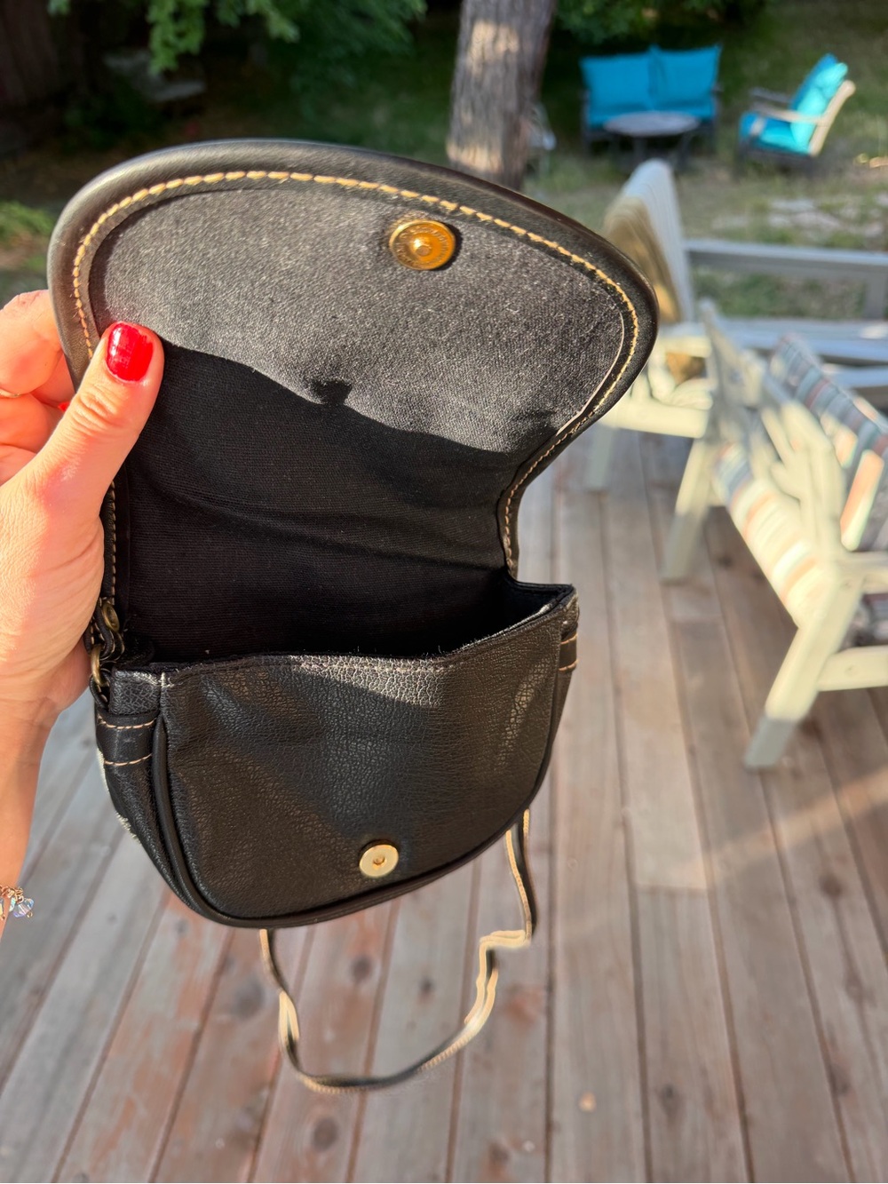 Cute Vintage Crossbody Bag 💼 iPhone 17 Pro fits perfectly ☺️ - Picture 11 of 15